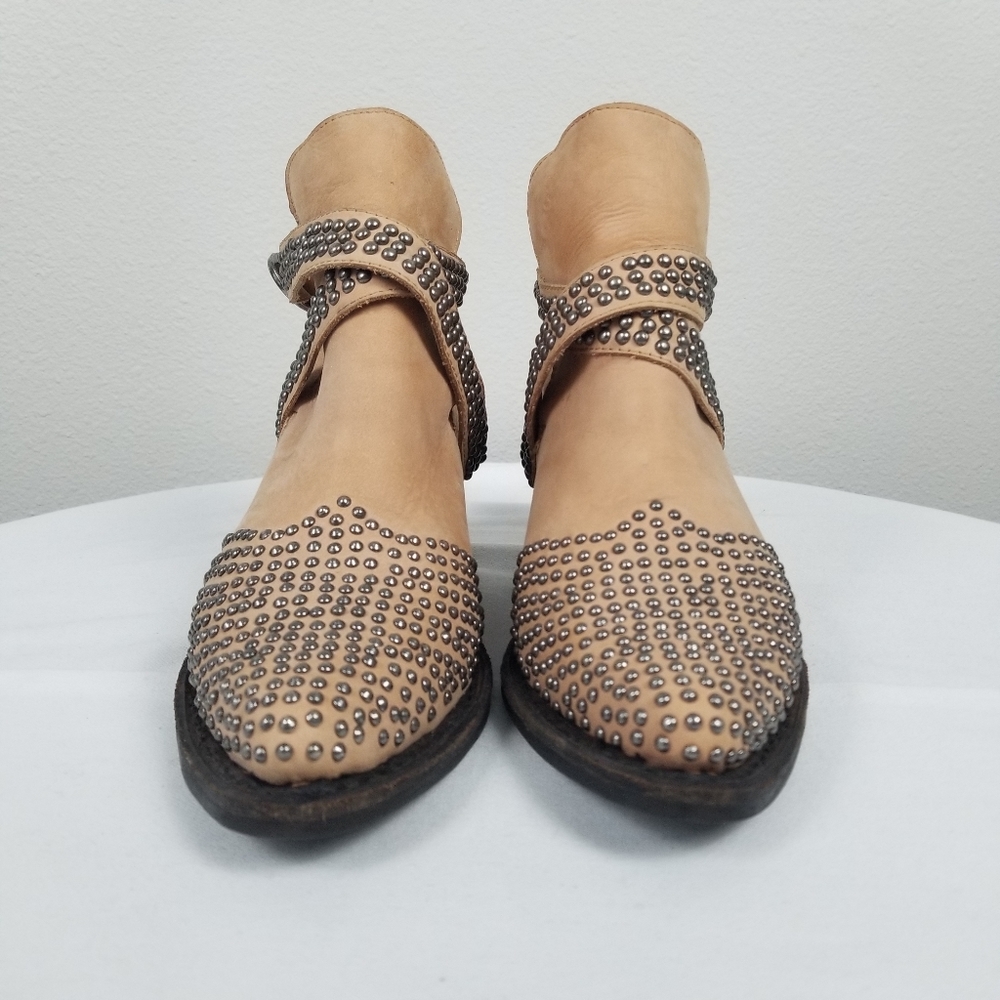 Jeffrey Campbell Free People Western Studded Dodge Tan Rockabilly Ankle Boots 9 - Picture 3 of 16